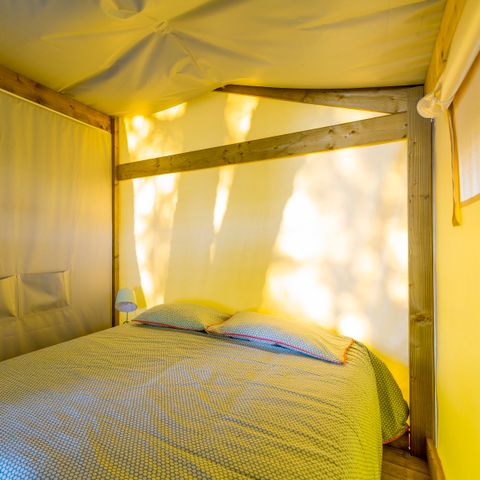 Tente en toile et en bois 4 personnes - Freeflower Standard 28m² - 2 chambres + terrasse couverte 8m² - sans sanitaires