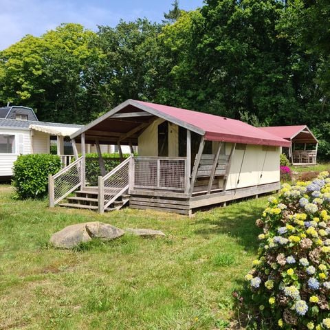 Tente en toile et en bois 4 personnes - Freeflower Standard 28m² - 2 chambres + terrasse couverte 8m² - sans sanitaires