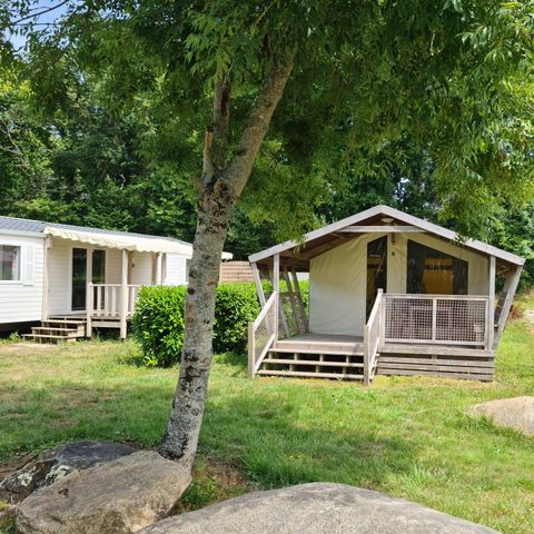 Tente en toile et en bois 4 personnes - Freeflower Standard 28m² - 2 chambres + terrasse couverte 8m² - sans sanitaires