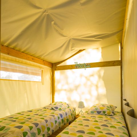 Tente en toile et en bois 4 personnes - Freeflower Standard 28m² - 2 chambres + terrasse couverte 8m² - sans sanitaires