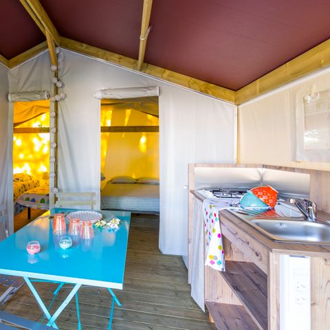 Tente en toile et en bois 4 personnes - Freeflower Standard 28m² - 2 chambres + terrasse couverte 8m² - sans sanitaires