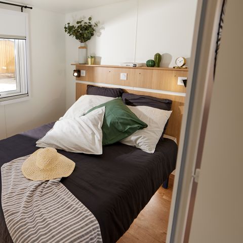 Mobilheim 4 personen - Homeflower Premium 29m² - 2 Schlafzimmer + überdachte Terrasse 21m² + KLIMA + TV + Bettwäsche + Handtücher 4 pers.