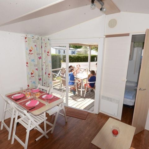 Stacaravan 4 personen - Stacaravan IROISE Standard 25.5m² - 2 kamers / geïntegreerd halfoverdekt terras + TV 4 pers