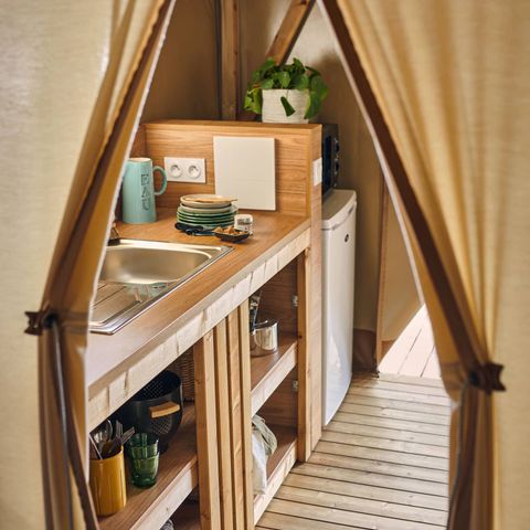 LODGE 4 Personen - Mini WOOD 21m² 2 Zimmer ohne Sanitäranlagen / überdachte Terrasse