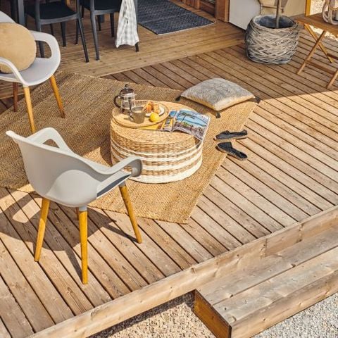 LODGE 4 Personen - Mini WOOD 21m² 2 Zimmer ohne Sanitäranlagen / überdachte Terrasse