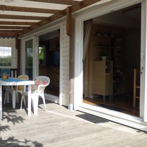 Stacaravan 4 personen - RESIDENTIEL Confort 34m² - 2 kamers / Overdekt terras + TV