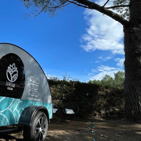 UNUSUAL ACCOMMODATION 2 people - COSY NATURE - sleeps 2 - double bed, kitchenette, garden furniture