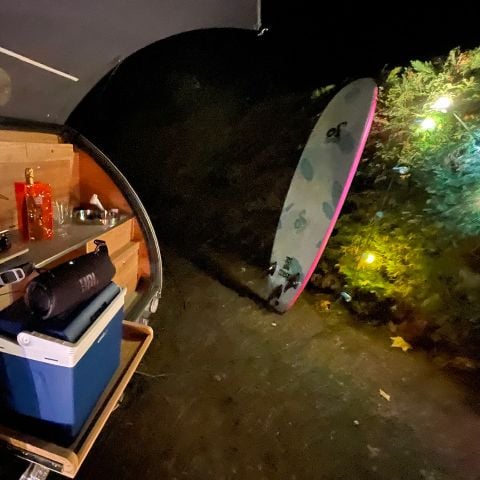 AUßERGEWÖHNLICHE UNTERKUNFT 2 Personen - COSY NATURE - 2 Personen - Doppelbett, Küchenzeile, Gartenmöbel