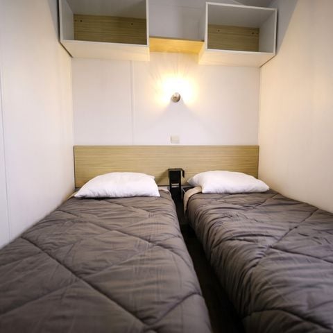 Mobilhome 6 personnes - GRAND LARGE - 3 chambres - TV - PLANCHA