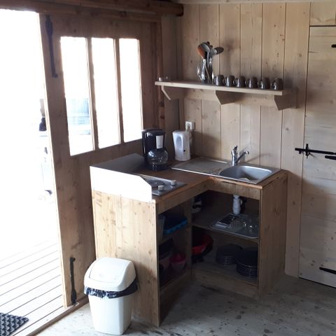 CANVAS AND WOOD TENT 4 people - The 2-bedroom hut