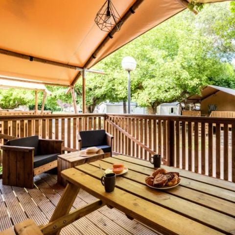 Tenda in tela e legno 5 persone - Tenda Lodge 3 Camere 5 Persone + TV