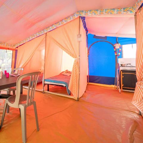 Tent 4 personen - Navajo tent met 3 kamers voor 4 personen zonder sanitaire voorzieningen