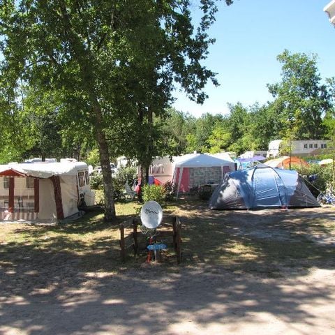 Pitch - With car + tent, caravan or motor home