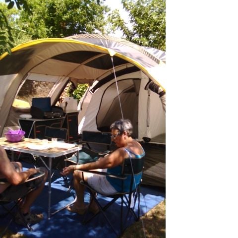 Tienda 4 personas - READY TO CAMP (colchones de aire)