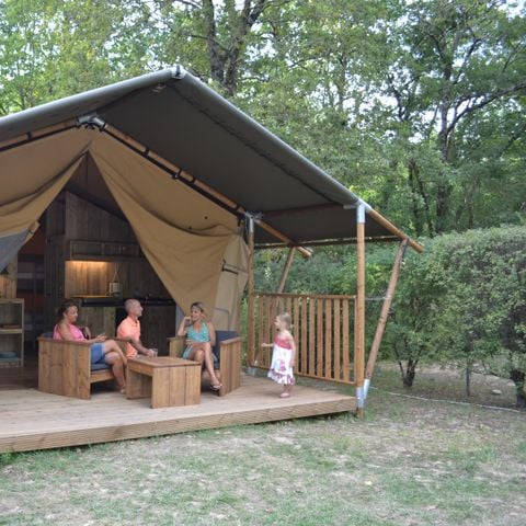 Tente en toile et en bois 4 personnes - Lodge Safari - 25m² - 2 chambres + terrasse 10m2