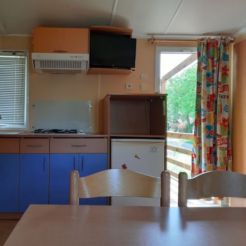 Stacaravan 4 personen - P'tit budget- 2 slaapkamers + terras- Airconditioning en TV inbegrepen