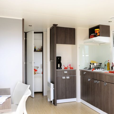 Stacaravan 4 personen - COMFORT - 2 slaapkamers + terras + grote koelkast met vriesvak - Airconditioning en tv inbegrepen