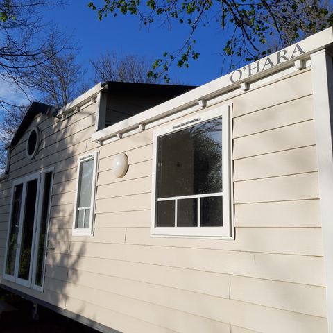 BUNGALOW 9 personnes - Mobile Home FAMILY CONFORT PLUS  3 chambres + 1 mezzanine + 2 salles de bain+ terrasse de 18m2