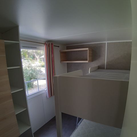 Stacaravan 9 personen - FAMILY GRAND CONFORT - 3 slaapkamers + 2 badkamers + mezzanine + overdekt terras - Airconditioning en tv inbegrepen