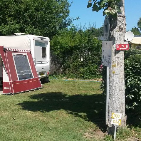STAANPLAATS - Caravan of camper