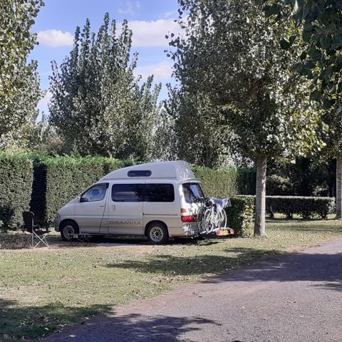 Stellplatz - Wohnmobil - von 7m50 (1 Fahrzeug, einschließlich Wasser, Strom, Abwasser)