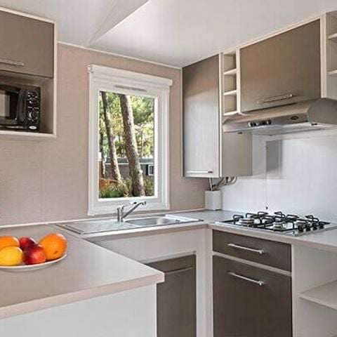 Stacaravan 6 personen - Mobile-home | Comfort | 3 slaapkamers | 6 pers. | Verhoogd terras | 2 badkamers | Airconditioning.