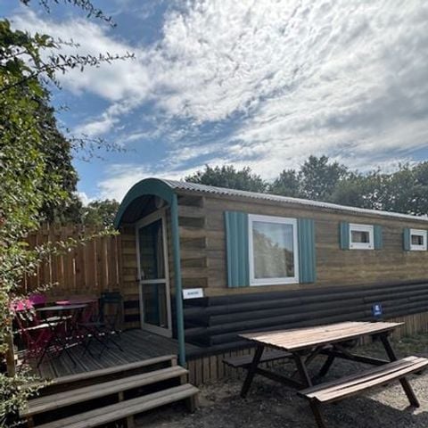 UNIEKE ACCOMMODATIE 2 personen - Roulotte- 17M² - 1 slaapkamer (geen sanitair) 2 volwassenen + 2 kinderen max 10 jaar oud