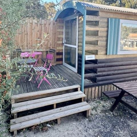 UNIEKE ACCOMMODATIE 2 personen - Roulotte- 17M² - 1 slaapkamer (geen sanitair) 2 volwassenen + 2 kinderen max 10 jaar oud
