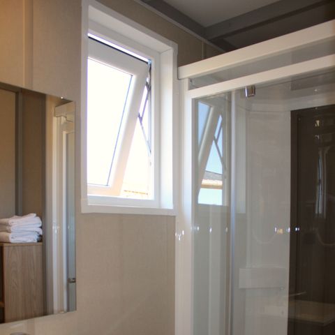 Chalet 4 persons - Premium Badiane – 2 bedrooms – 2 bathrooms – Bed linen, towels, griddle, cleaning service included