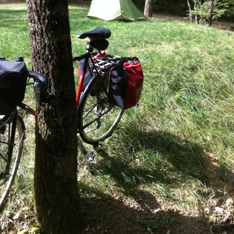 Pitch - Campsite for 1 or 2 people. Pitch 80m2: tent or caravan or camper + car.