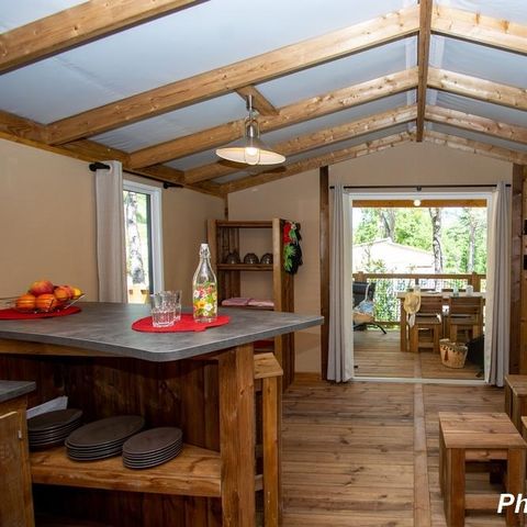 TENTE TOILE ET BOIS 5 personnes - Cabane Lodge sur Pilotis - 2 chambres : 32 m² + terrasse 11 m² couverte