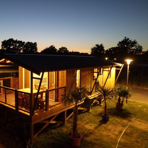 TENDA IN TELA E LEGNO 5 persone - Cabane Lodge sur Pilotis - 2 camere da letto: 32 m² + 11 m² di terrazza coperta