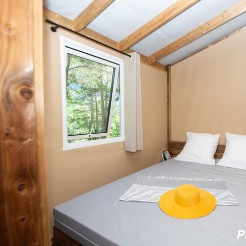 Safarizelt 5 Personen - Lodge-Hütte auf Stelzen - 2 Zimmer: 32 m² + 11 m² überdachte Terrasse