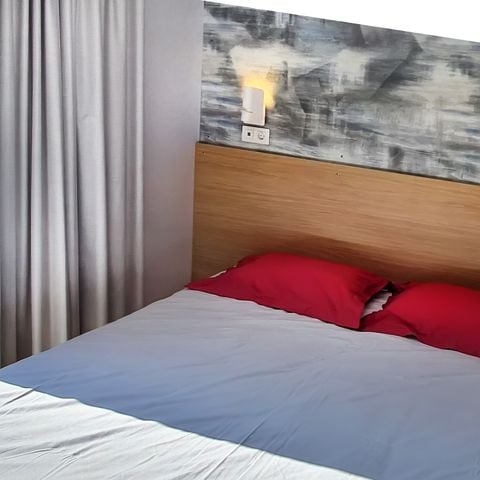 BUNGALOW 5 personnes - TAOS avec spa privatif  2 chambres avec terrasse couverte 5p