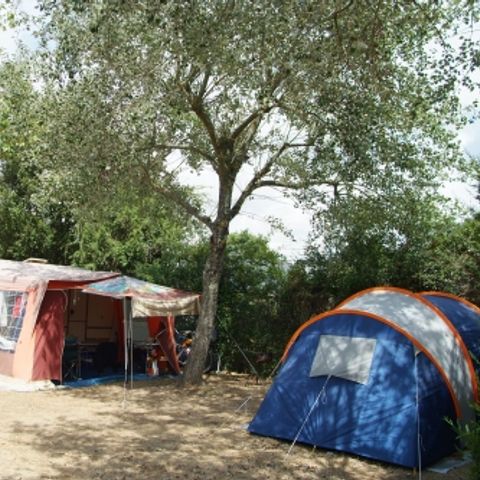 EMPLACEMENT - Forfait avec voiture + tente/caravane