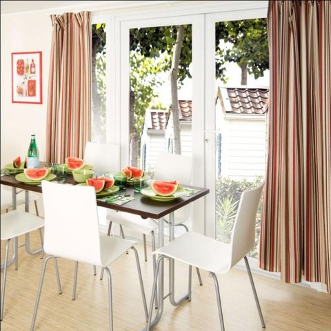 Stacaravan 6 personen - Cottage Family - 3 slaapkamers : 33 m² + 11 m² halfoverdekt terras