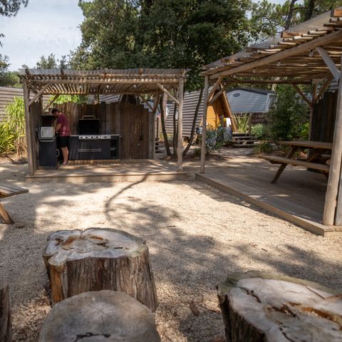 UNIEKE ACCOMMODATIE 2 personen - CABADIENNE 1 kamer 8m² met terras 2 pers