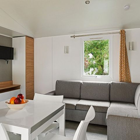 STACARAVAN 6 personen - Comfort XL | 3 slaapkamers | 6 pers | Verhoogd terras | Airconditioning