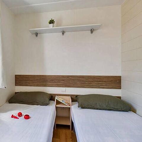 Bungalow 4 persons - Mobile-home | Comfort | 2 Bedrooms | 4 Pers. | Single terrace | Air-con.