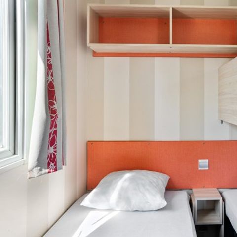 Stacaravan 6 personen - Klassiek | 2 Slaapkamers | 4/6 Pers. | Verhoogd terras