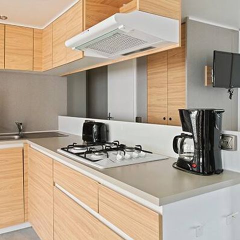 Mobilhome 6 personnes - Premium | 3 Ch. | 6 Pers. | Terrasse surélevée | 2 SDB | Clim.