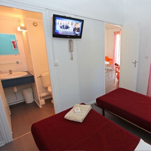 Chalet 6 persons - Chalet 4/6 sleeps 2 bedrooms (air conditioning, TV, LV)