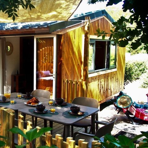 Tente en toile et en bois 7 personnes - Ecolodge 4 pièces Climatisé + TV