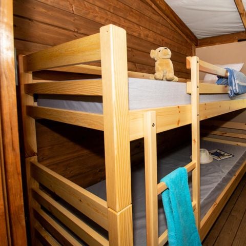 Tente en toile et en bois 7 personnes - Ecolodge 4 pièces Climatisé + TV