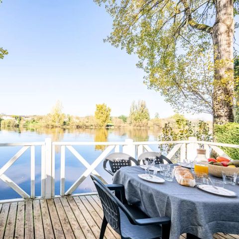 MOBILE HOME 6 people - 3-bedroom mobile home by the river, air-conditioned Sunday/Sunday (33 m²) sleeps 3 to 5 6 people