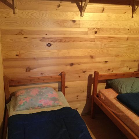 Chalet 4 persons - 4-person cabin – covered terrace – no bathroom facilities