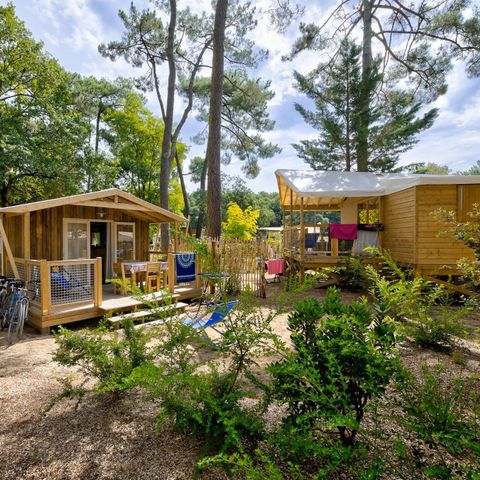 Lodge 4 personnes - Sweetflower - 2 chambres - CONFORT CLIM - 40m² - Clim - TV - Plancha - Terrasse couverte