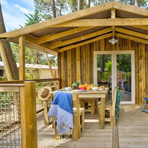 Lodge 4 personnes - Sweetflower - 2 chambres - CONFORT CLIM - 40m² - Clim - TV - Plancha - Terrasse couverte