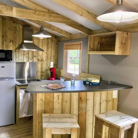 LODGE 4 personnes - Sweetflower 2ch -SPA-TV-plancha-terrasse couverte- 32m² | PREMIUM