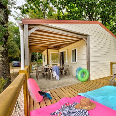 Chalet 7 personnes - Cottage Family - 3 chambres - PREMIUM - 32m²-Roselune-Clim-TV-lave-vaiss.-plancha-terrasse - XXL couverte